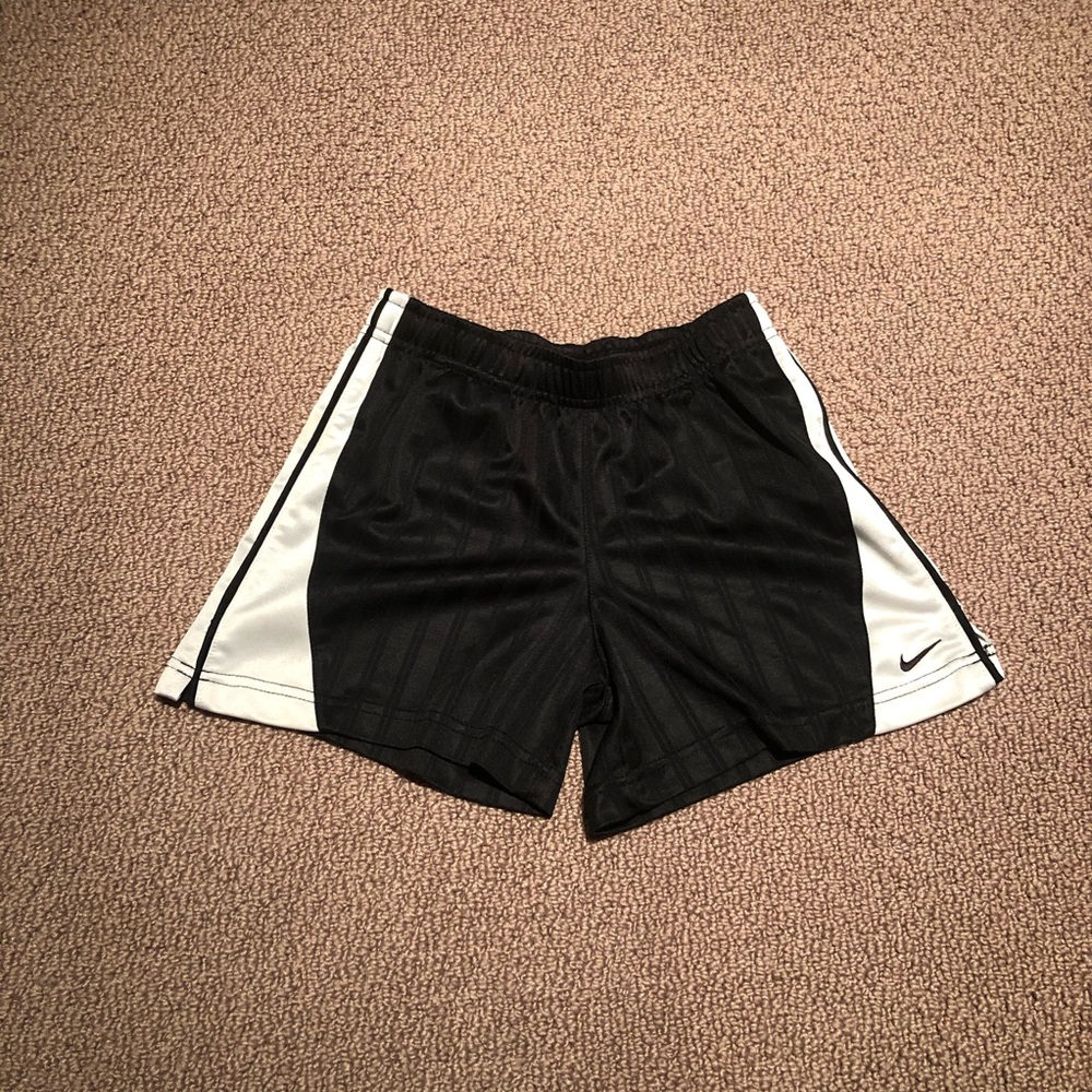 Black & White Vintage Nike Sport Shorts Size S